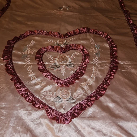 Heart Embroidered Satin Duvet Bedspread - Picture 7 of 9